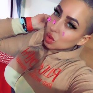 Meet your Posher, Ciara